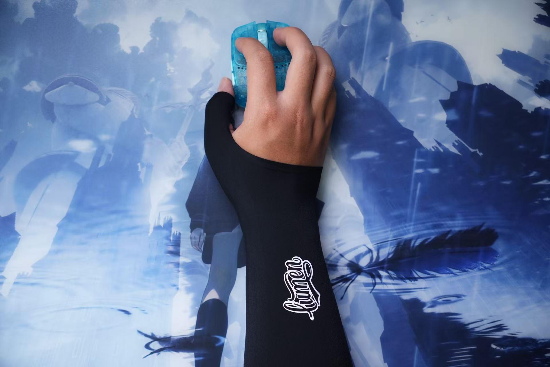 LUMEN black gaming sleeve
